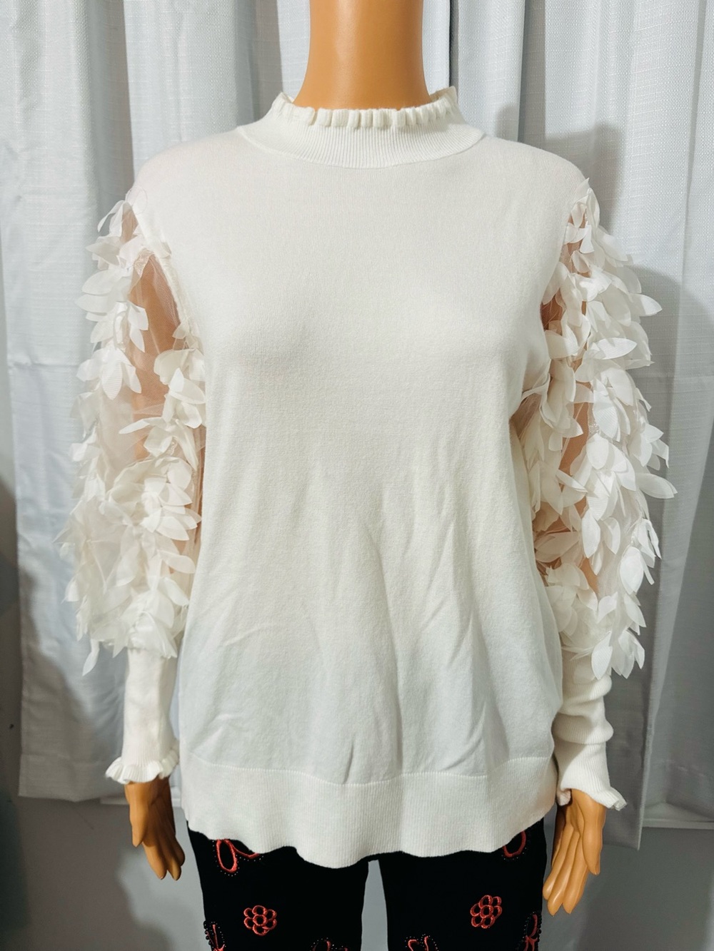 Pretty Sioni size XL off white embellished sleeve mock neck pullover sweater new